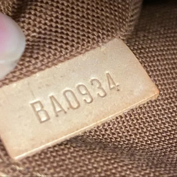 ❤️LV ALMA PM MONOGRAM❤️ - Picture 10 of 16